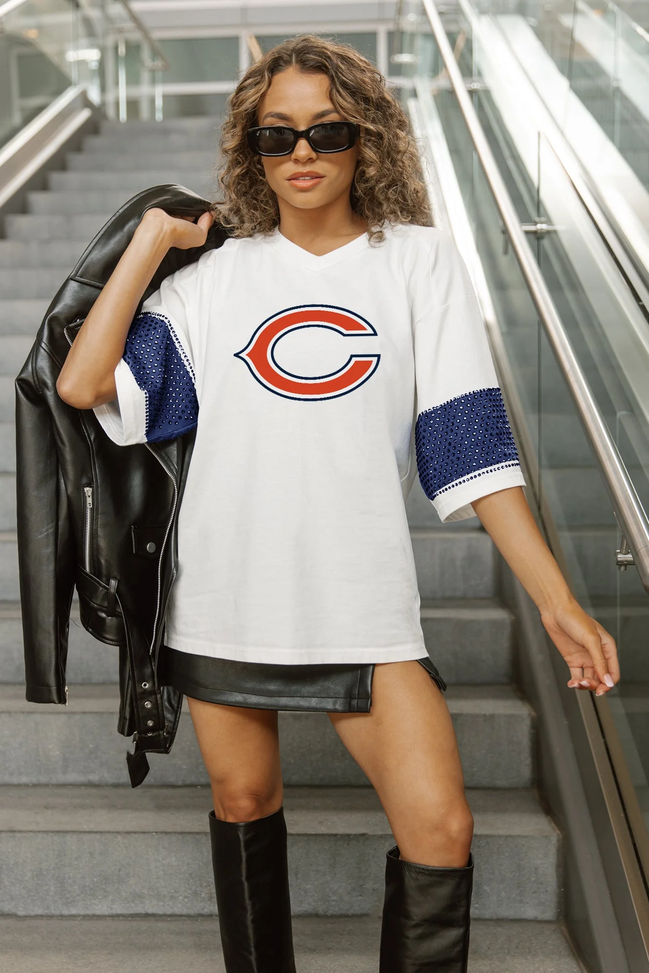 CHICAGO BEARS DOMINANCE RHINESTONE STRIPE VARSITY TEE - Image 2