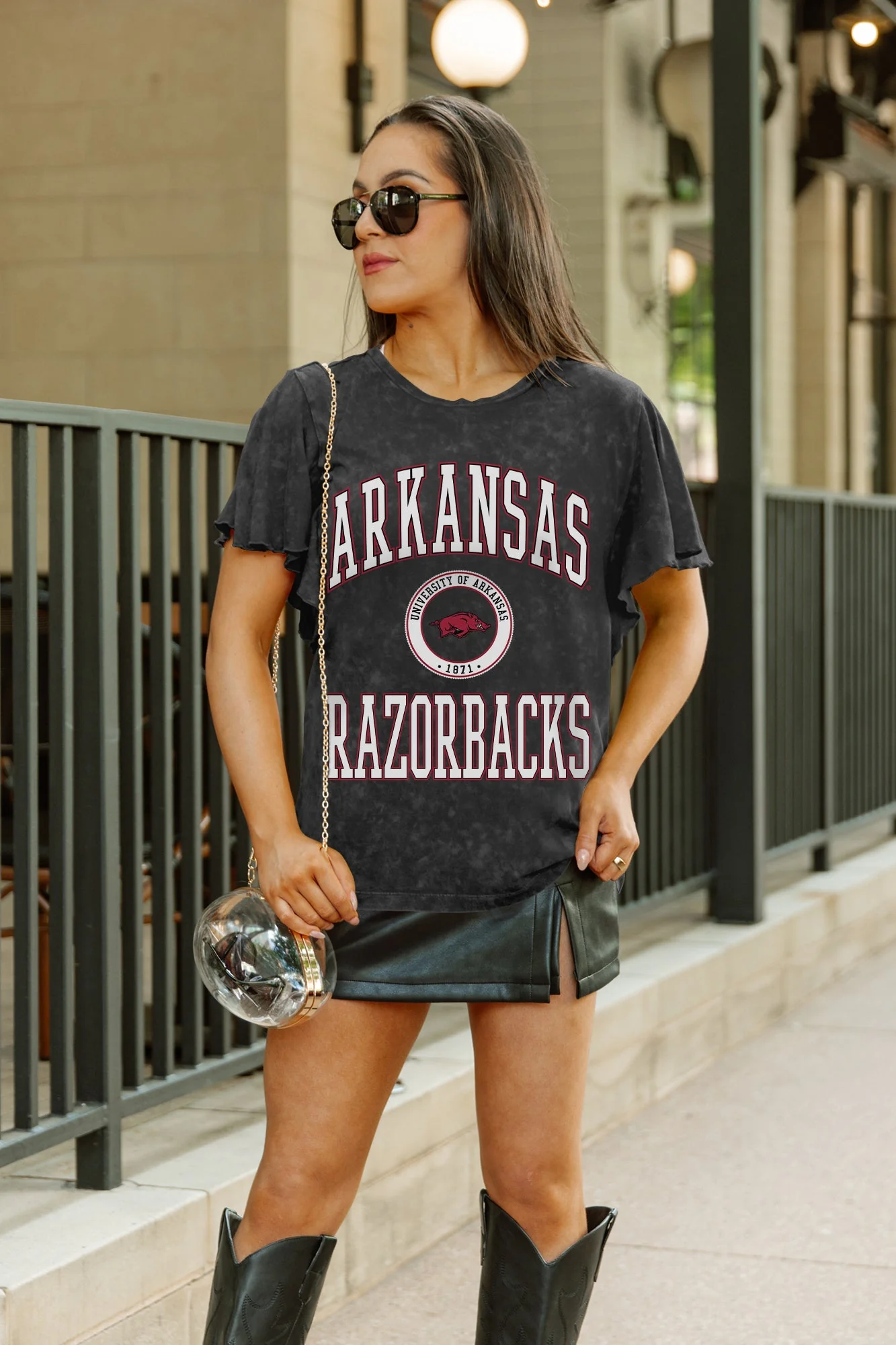 ARKANSAS RAZORBACKS VICTORY MODE FLUTTER SLEEVE TEE IN BLACK - Image 3