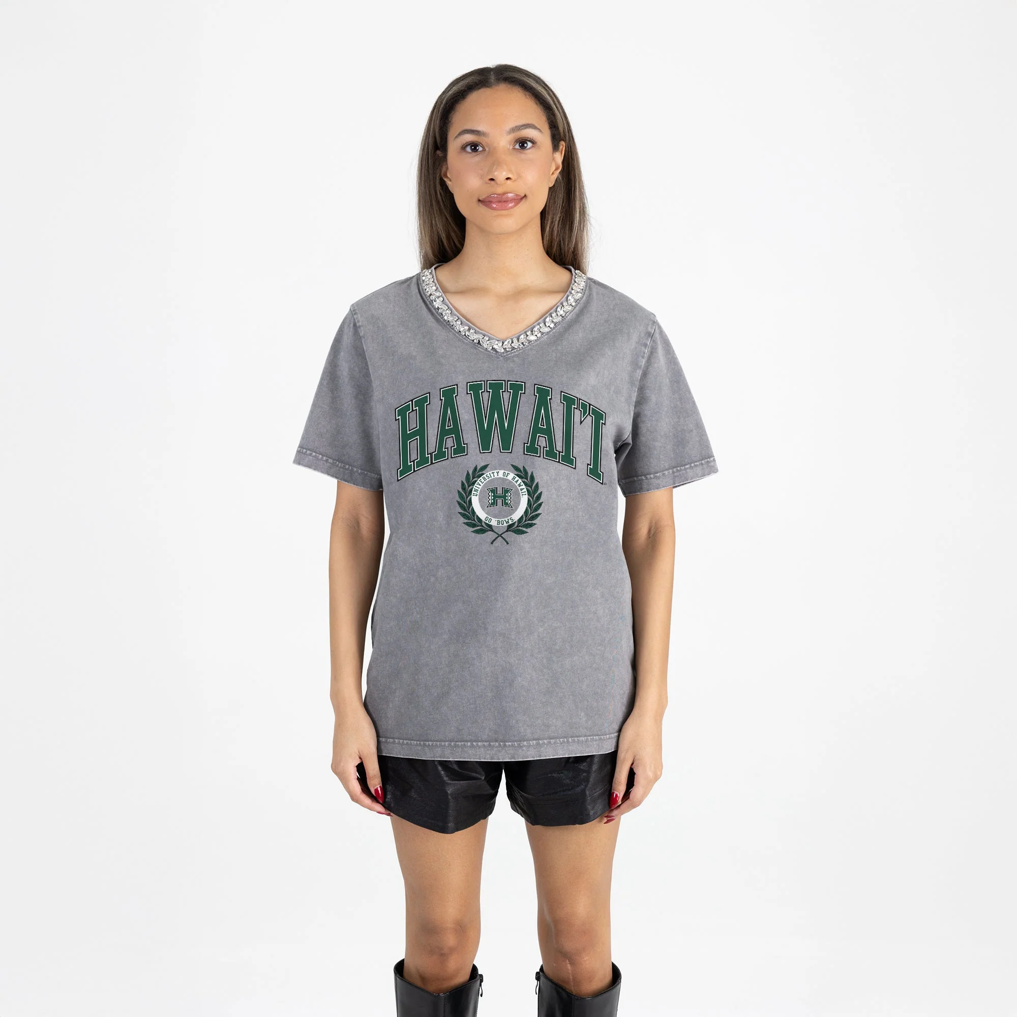 HAWAII RAINBOW WARRIORS ICONIC EDGE RHINESTONE TRIM V-NECK TEE - Image 5