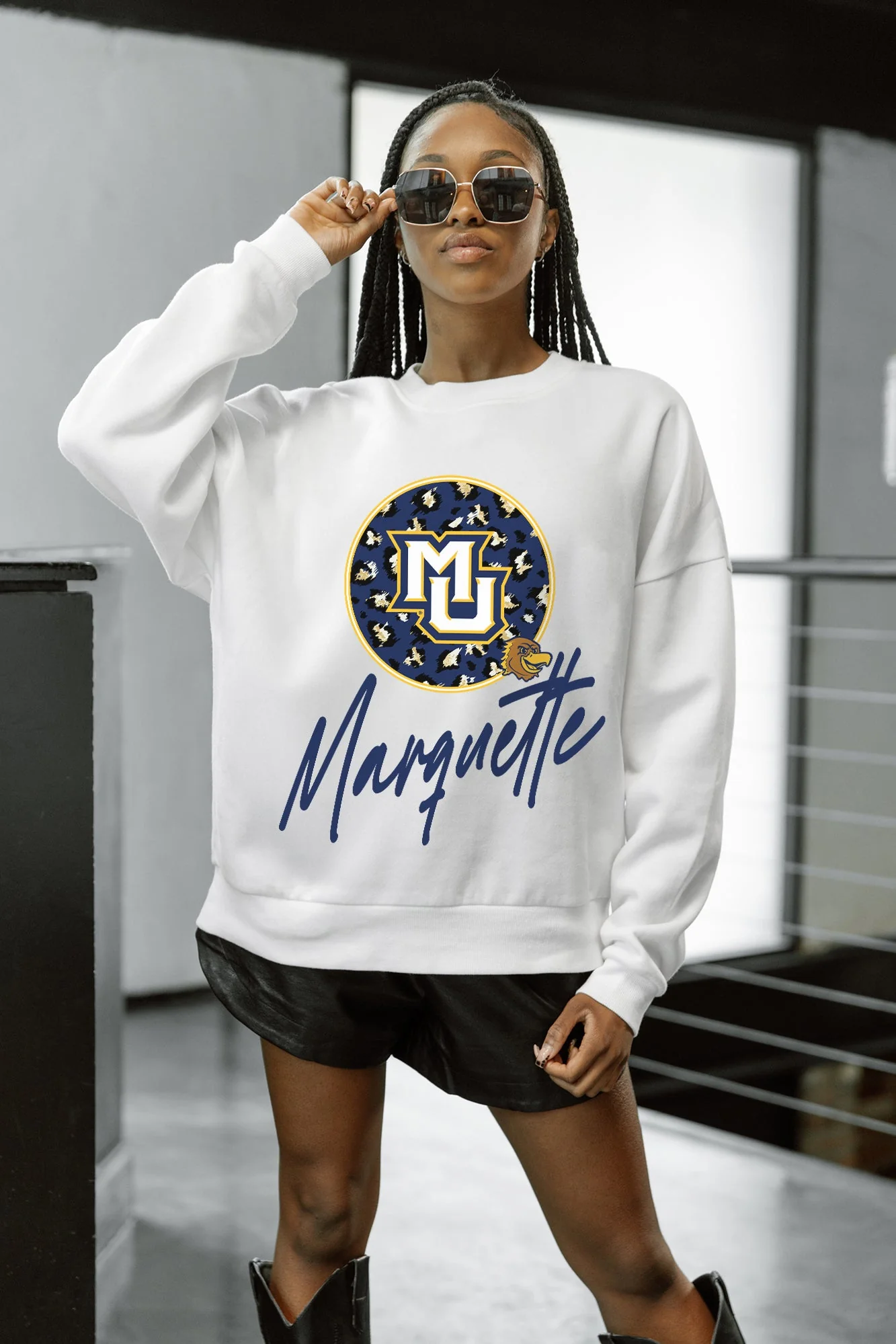 MARQUETTE GOLDEN EAGLES WILD BREAKTHROUGH PREMIUM FLEECE CREWNECK PULLOVER - Image 4