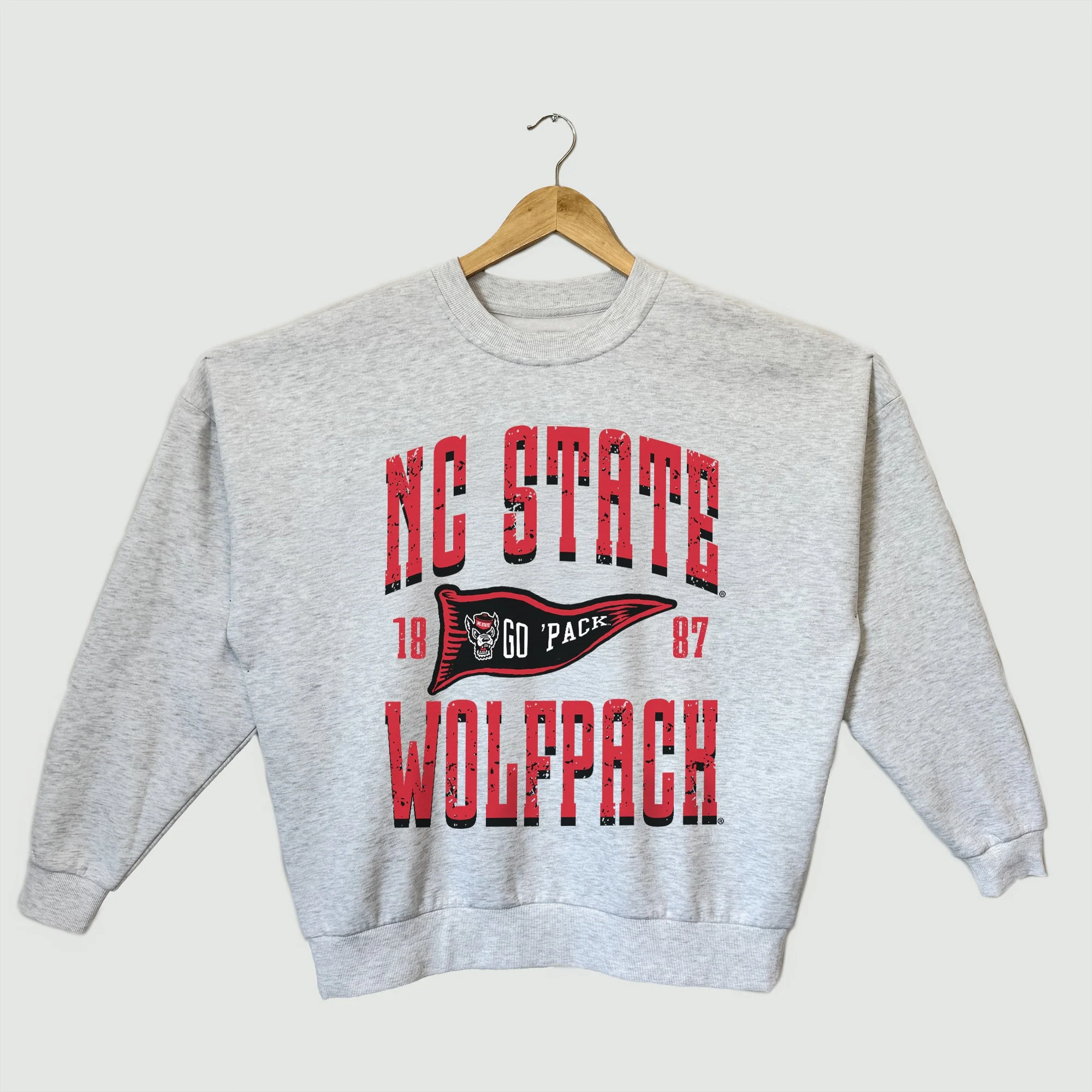 NORTH CAROLINA STATE WOLFPACK PENNANT PRIDE PREMIUM FLEECE DROP SHOULDER CREWNECK PULLOVER