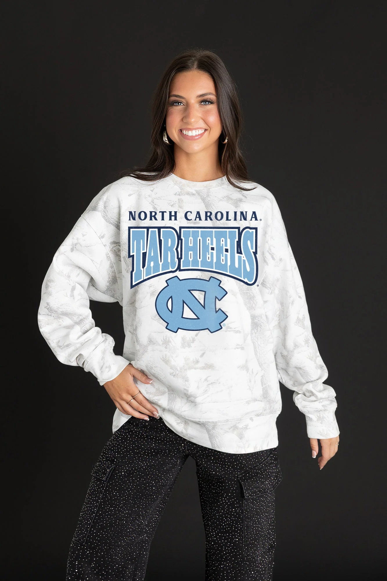 NORTH CAROLINA TAR HEELS RALLY READY PREMIUM DROP SHOULDER CAMO PULLOVER