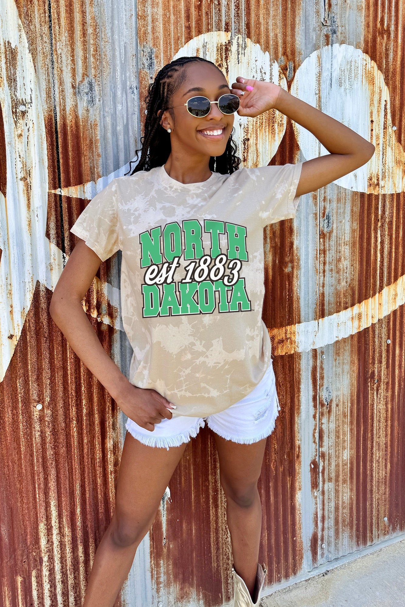NORTH DAKOTA FIGHTING HAWKS DEEP ROOTS BLEACH WASH TEE - Image 3