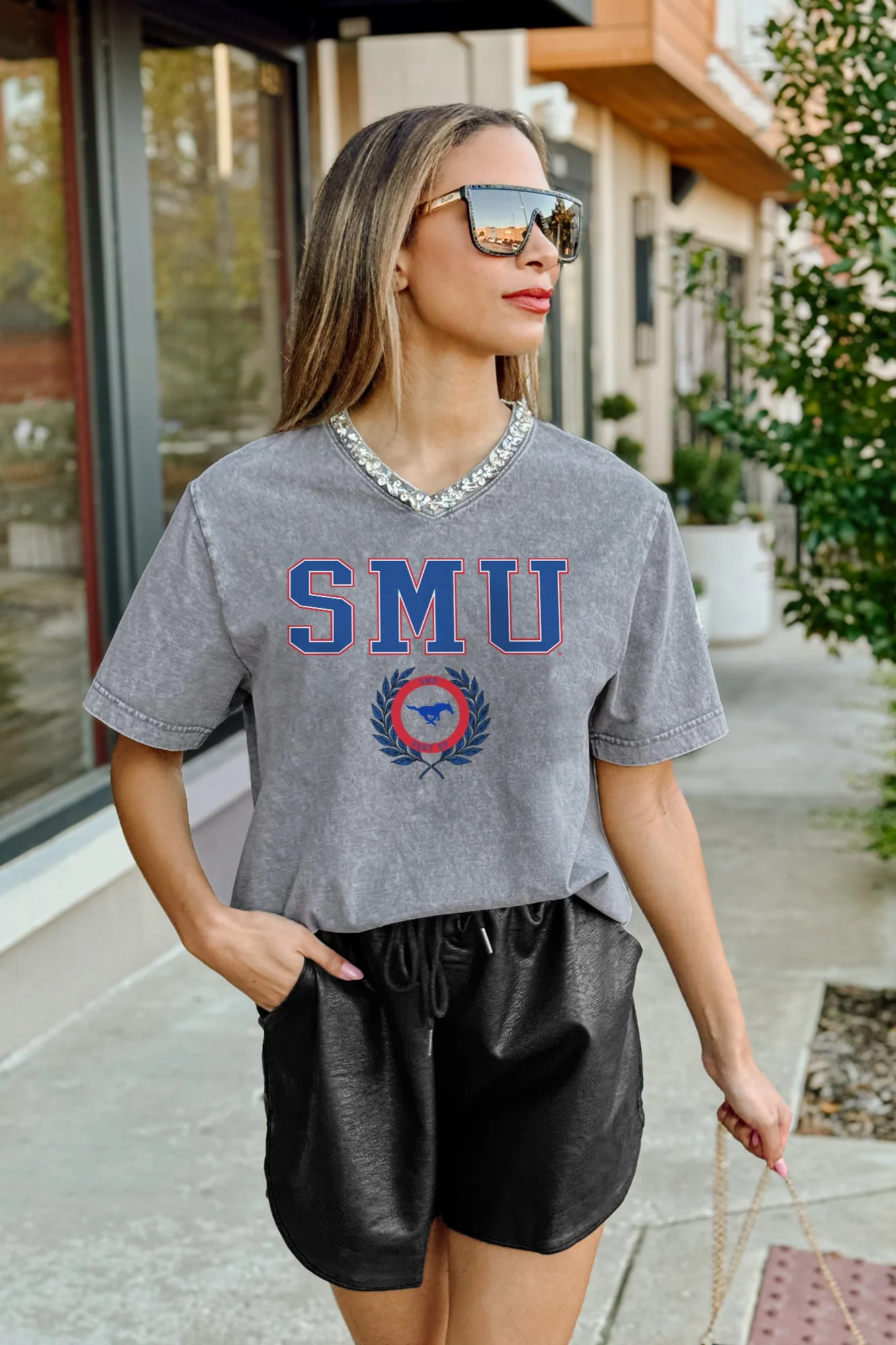 SMU MUSTANGS ICONIC EDGE RHINESTONE TRIM V-NECK TEE