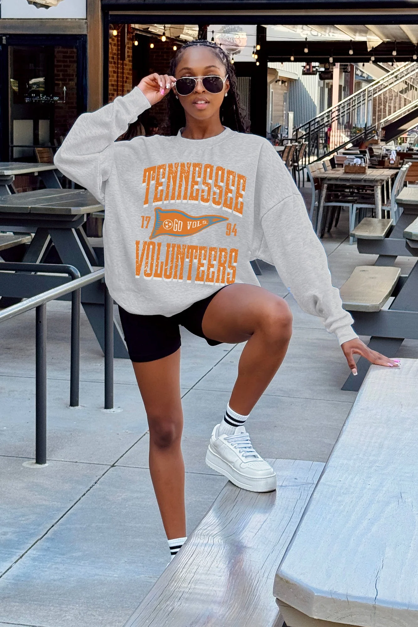 TENNESSEE VOLUNTEERS PENNANT PRIDE PREMIUM FLEECE DROP SHOULDER CREWNECK PULLOVER - Image 2