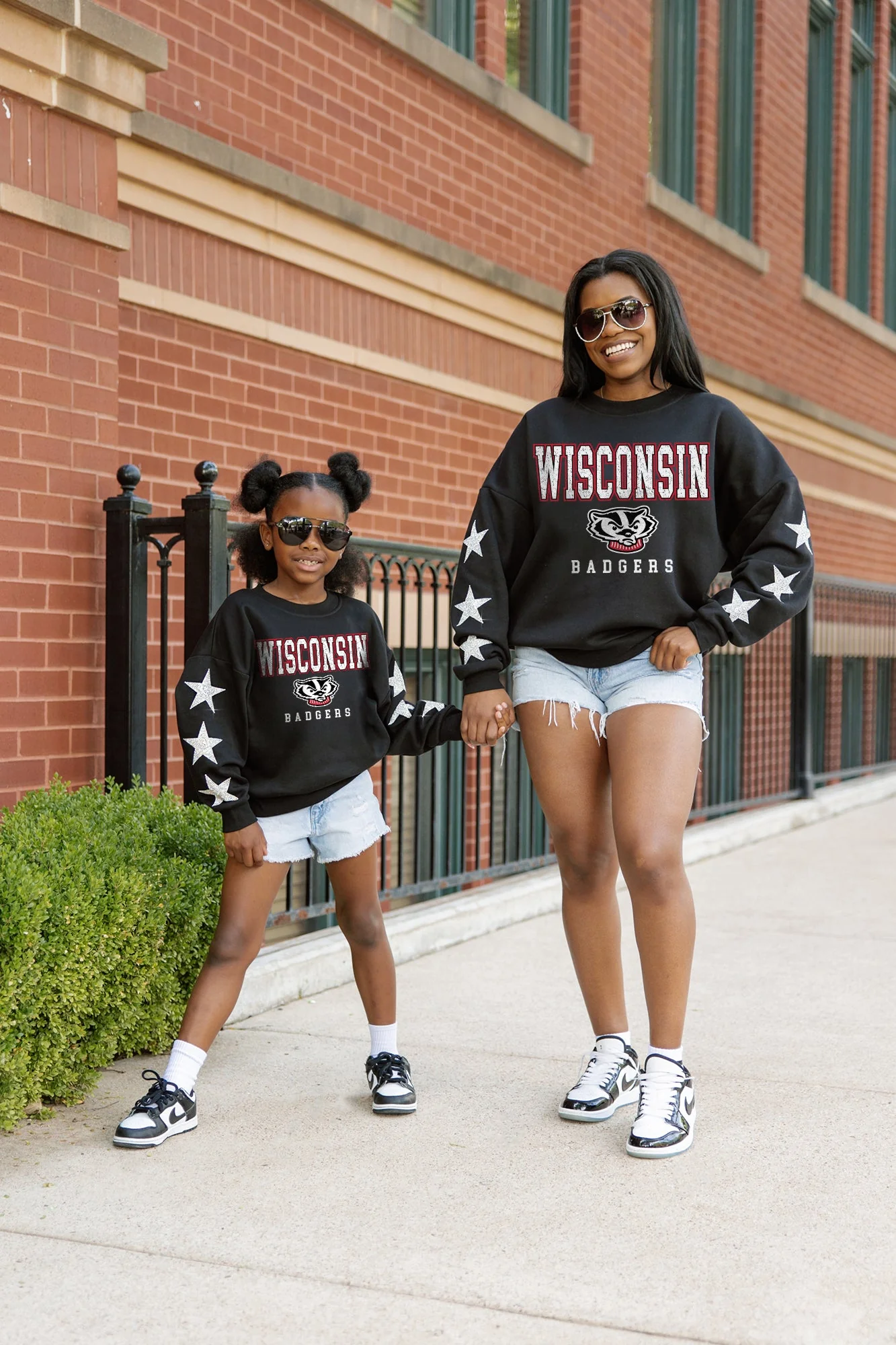 WISCONSIN BADGERS VELOCITY STAR EMBELLISHED CREW SWEATSHIRT - Image 4