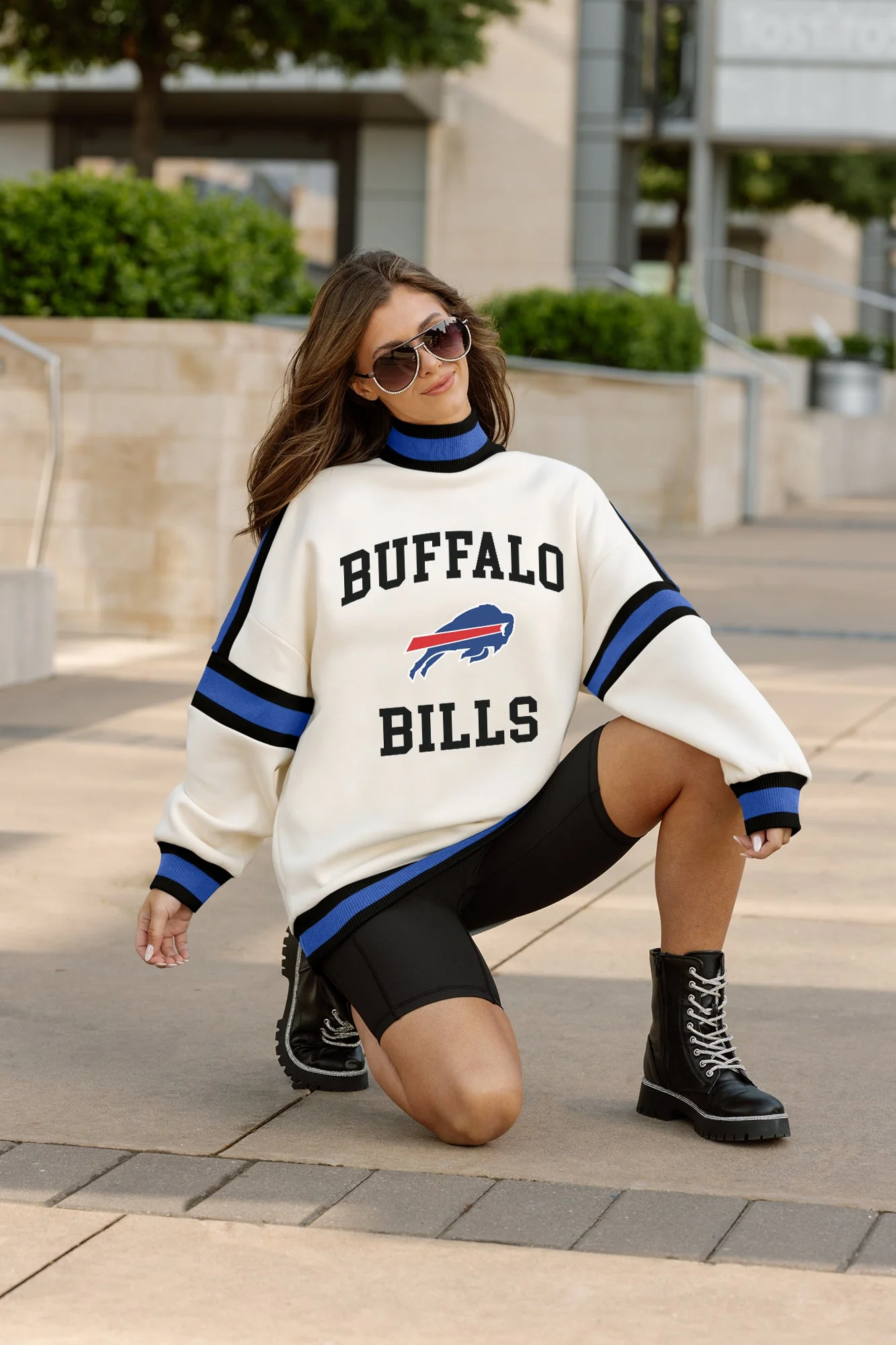 BUFFALO BILLS VIVID MOTION COLORBLOCK TURTLENECK PULLOVER IN BLACK AND ROYAL - Image 3