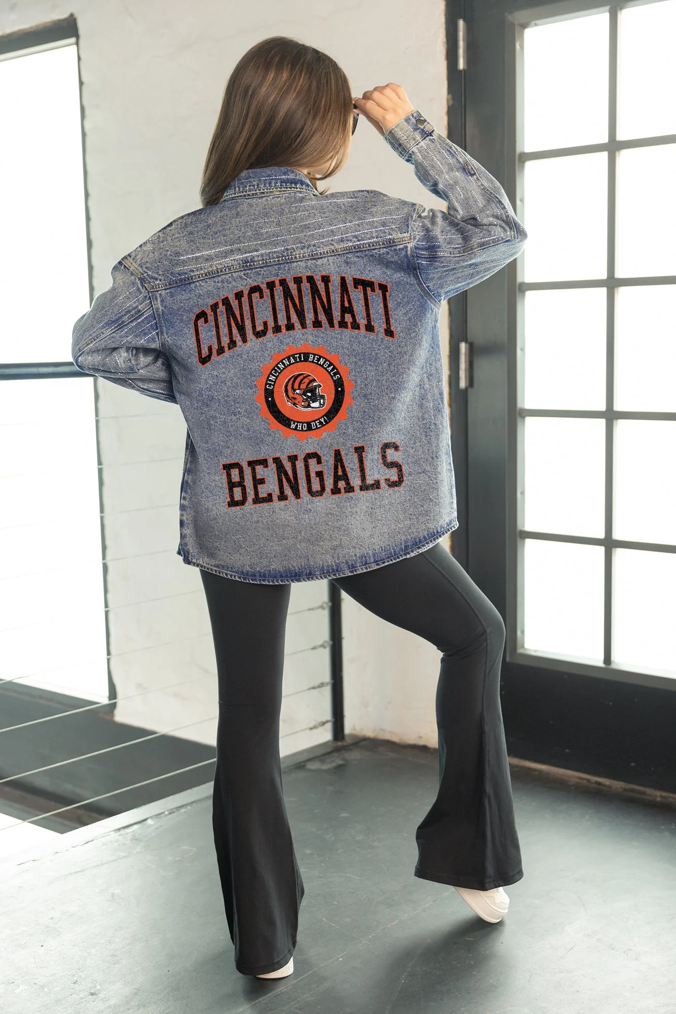 CINCINNATI BENGALS STYLE'S THE LIMIT MICRO-RHINESTONE DENIM OVERSHIRT - Image 4