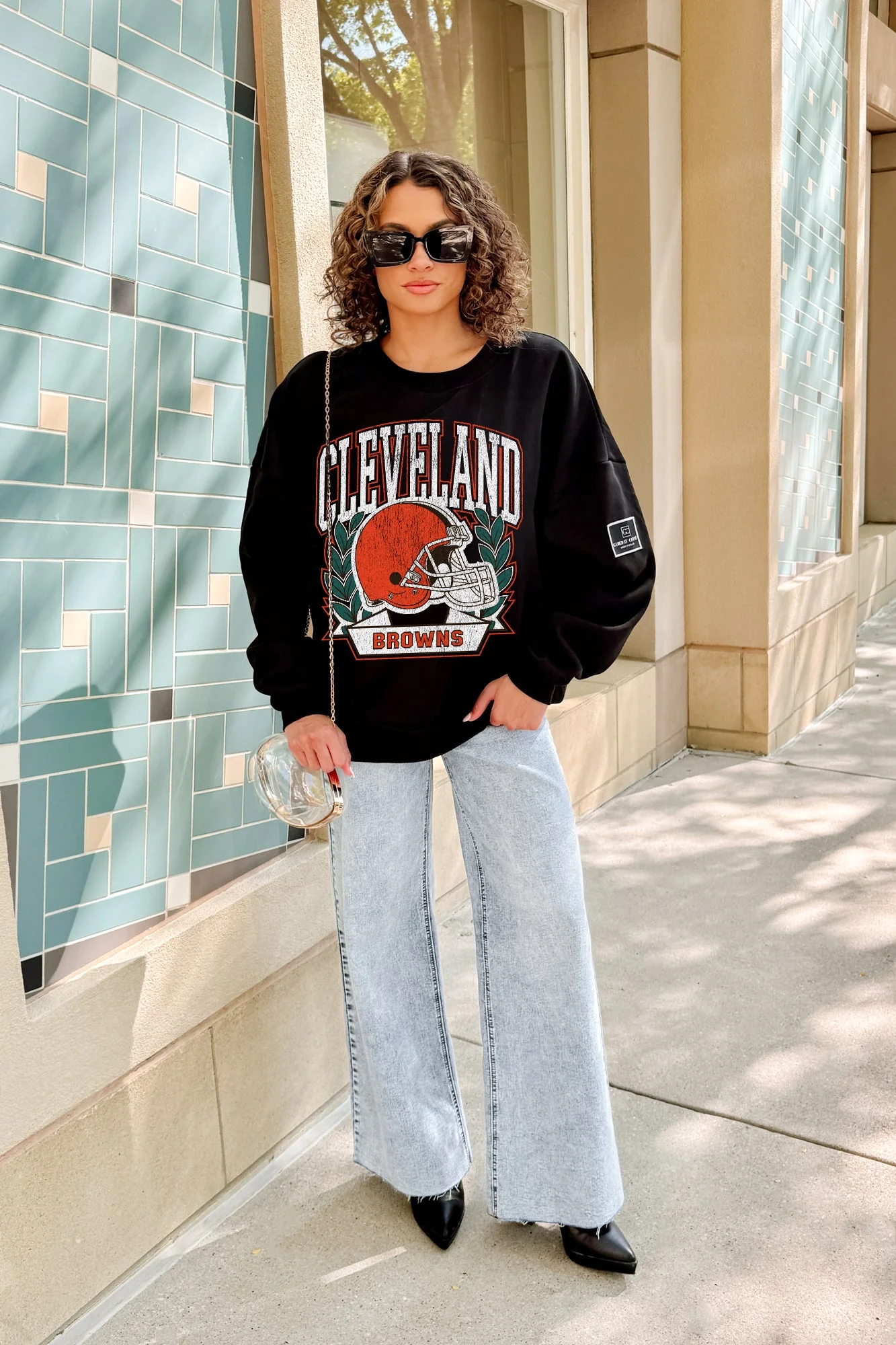 CLEVELAND BROWNS VICTORY LANE BLACK LABEL PREMIUM FLEECE CREW SWEATSHIRT - Image 3
