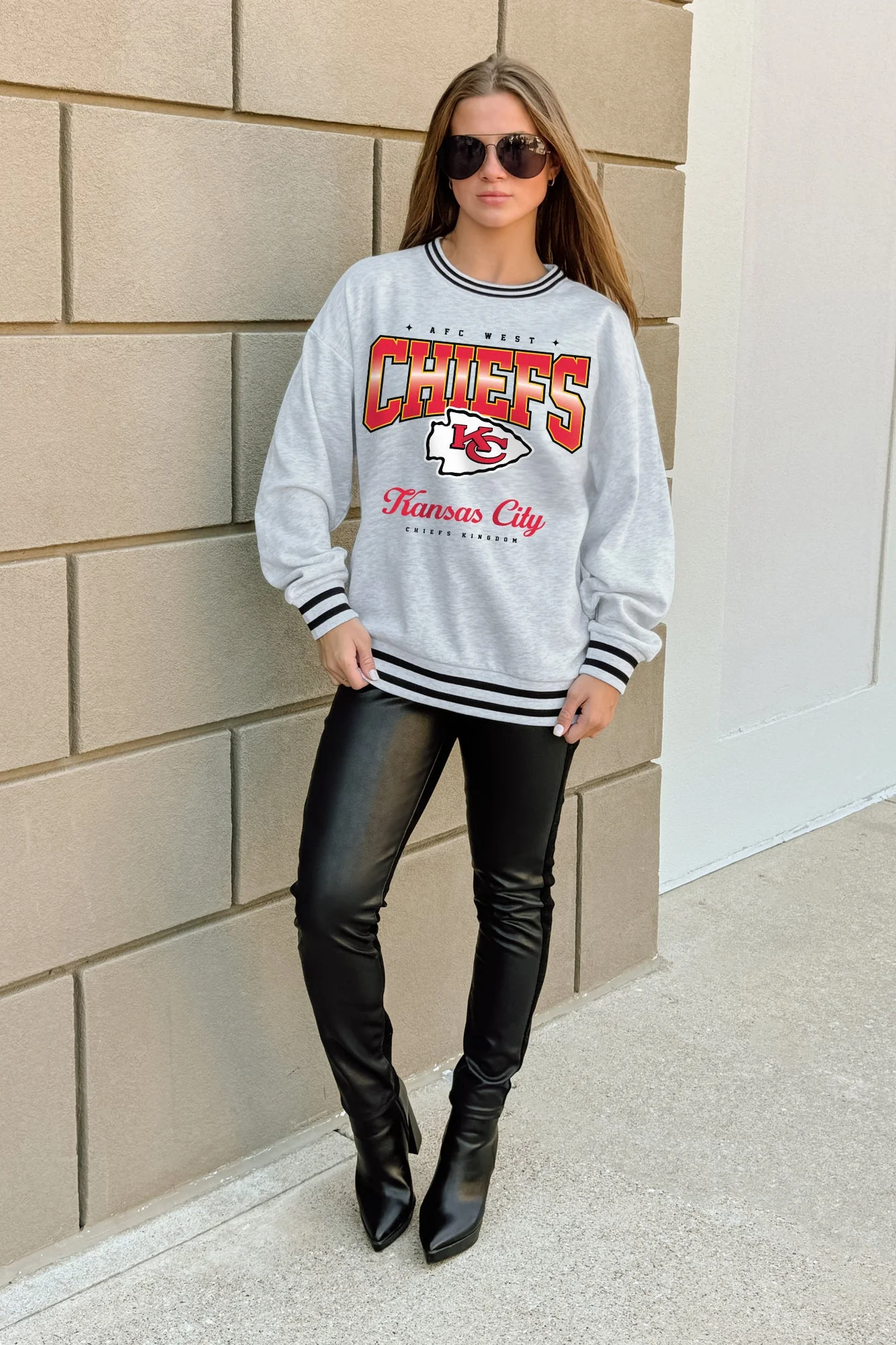 KANSAS CITY CHIEFS GRIDIRON DRIVE CREW FLEECE RINGER SWEATSHIRT - Image 3