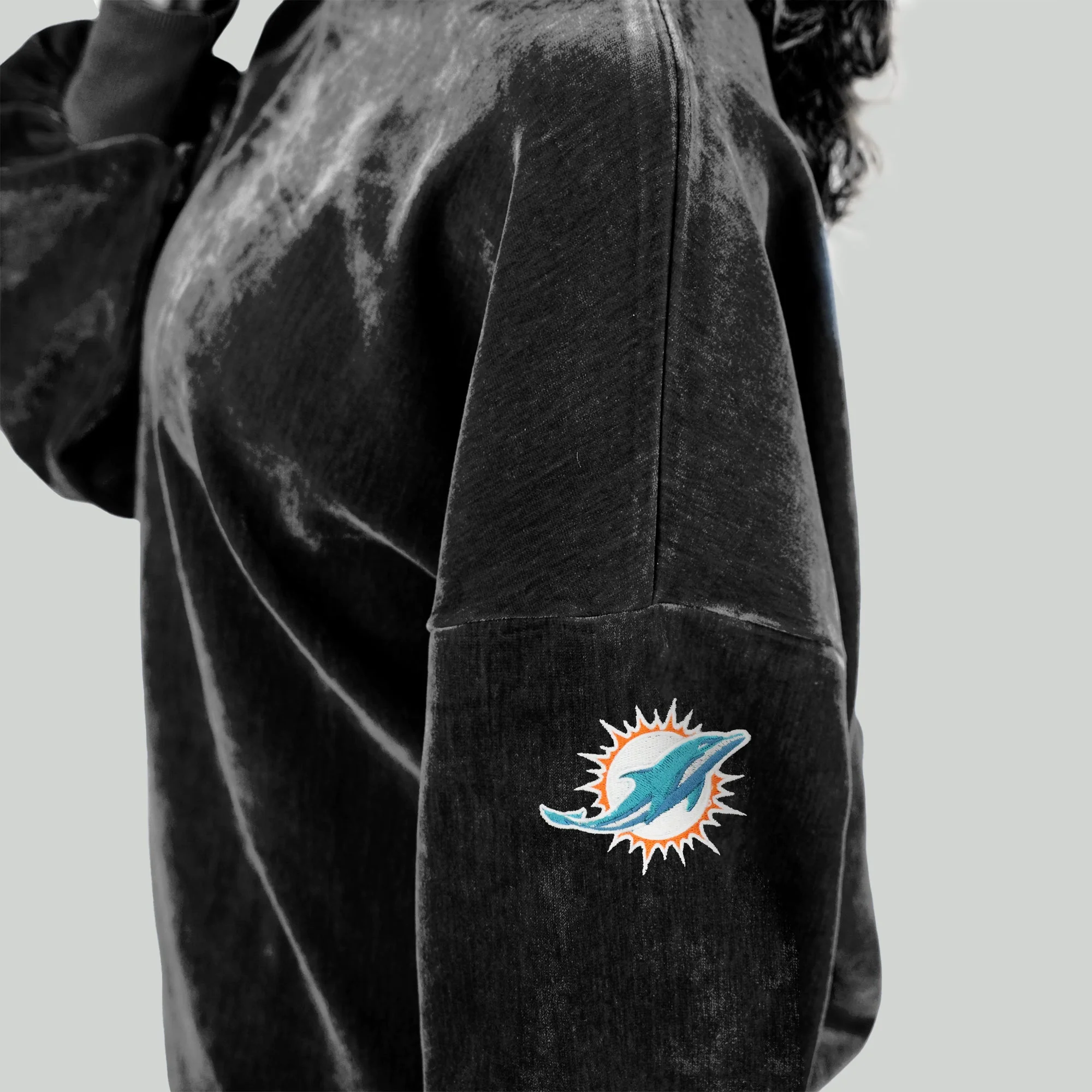 MIAMI DOLPHINS MAKE A MOVE MOCK NECK CHENILLE PULLOVER - Image 9