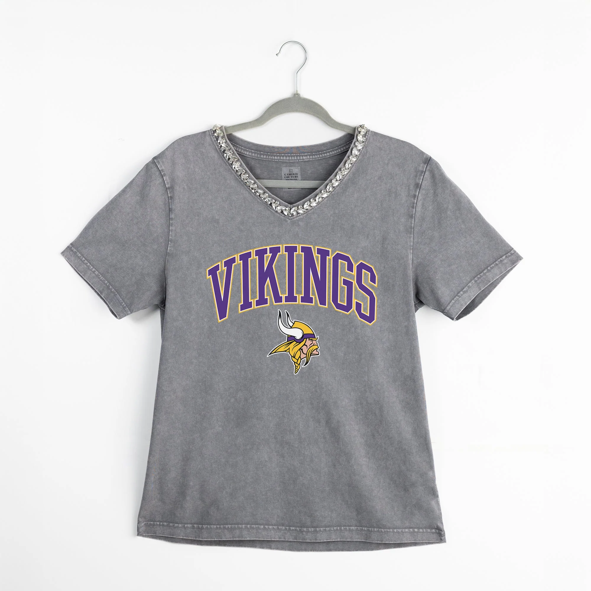 MINNESOTA VIKINGS ICONIC EDGE RHINESTONE TRIM V-NECK TEE - Image 8