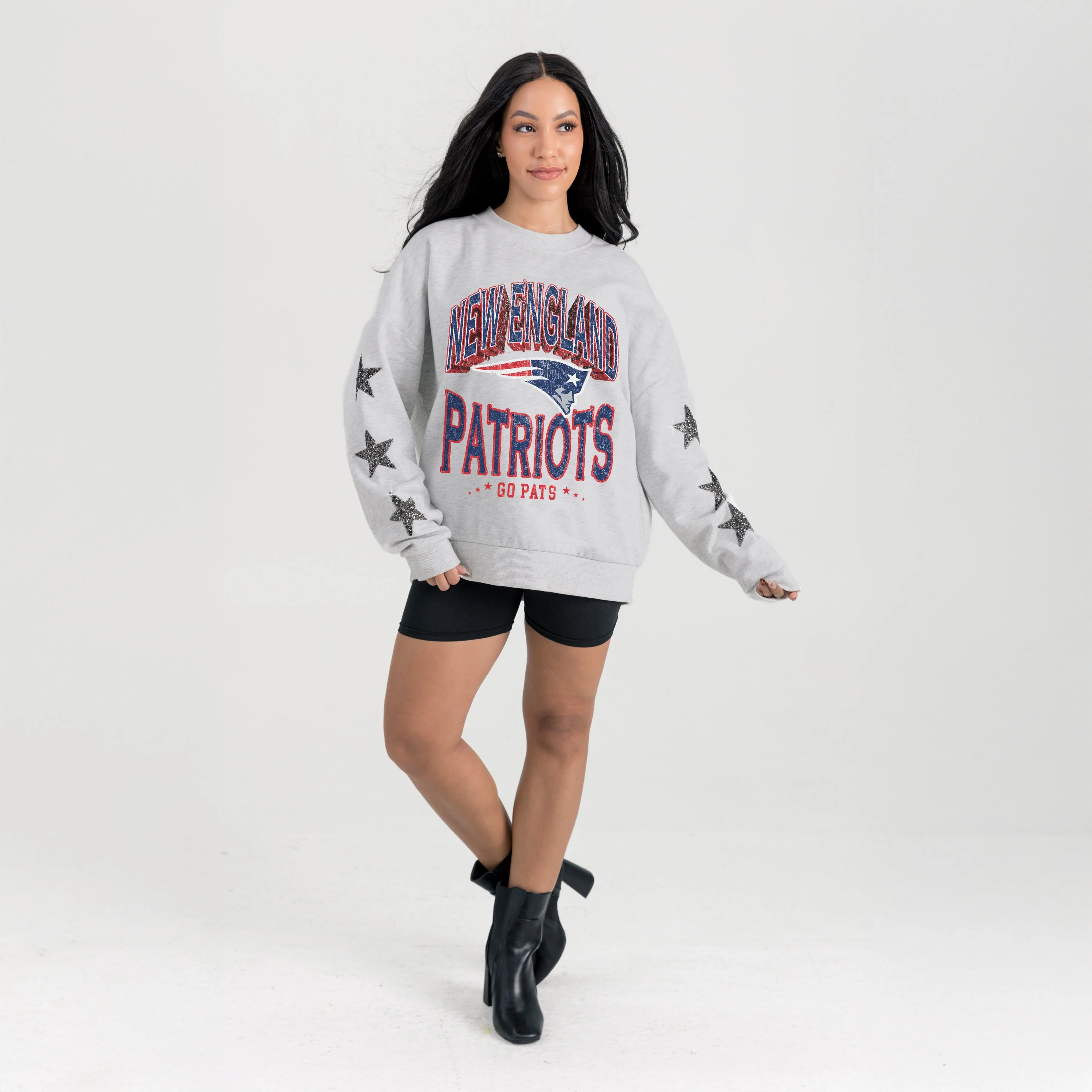 NEW ENGLAND PATRIOTS RESILIENCE STAR EMBELLISHED CREW SWEATSHIRT - Image 5