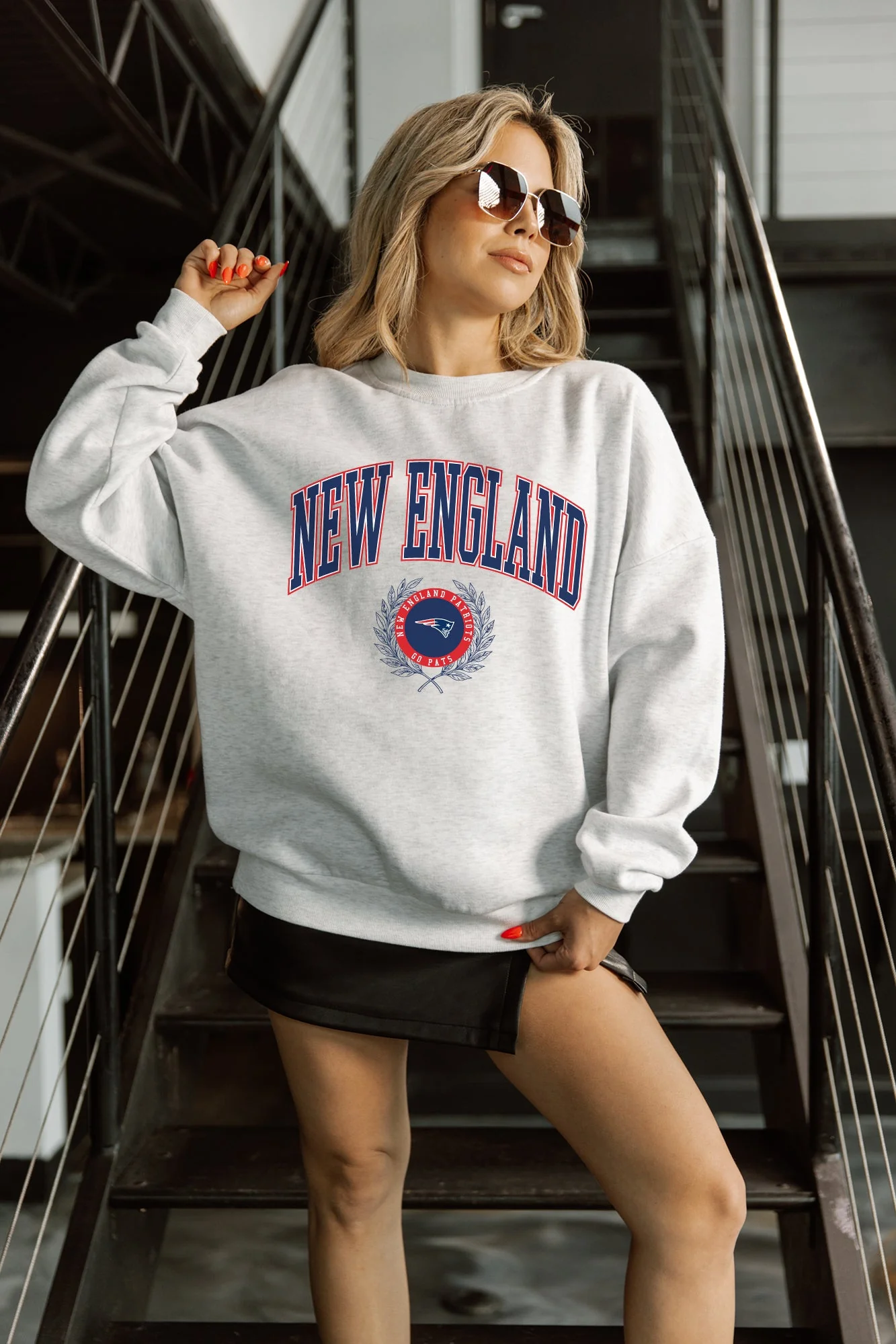 NEW ENGLAND PATRIOTS TRADITION REFINED PREMIUM FLEECE CREWNECK PULLOVER