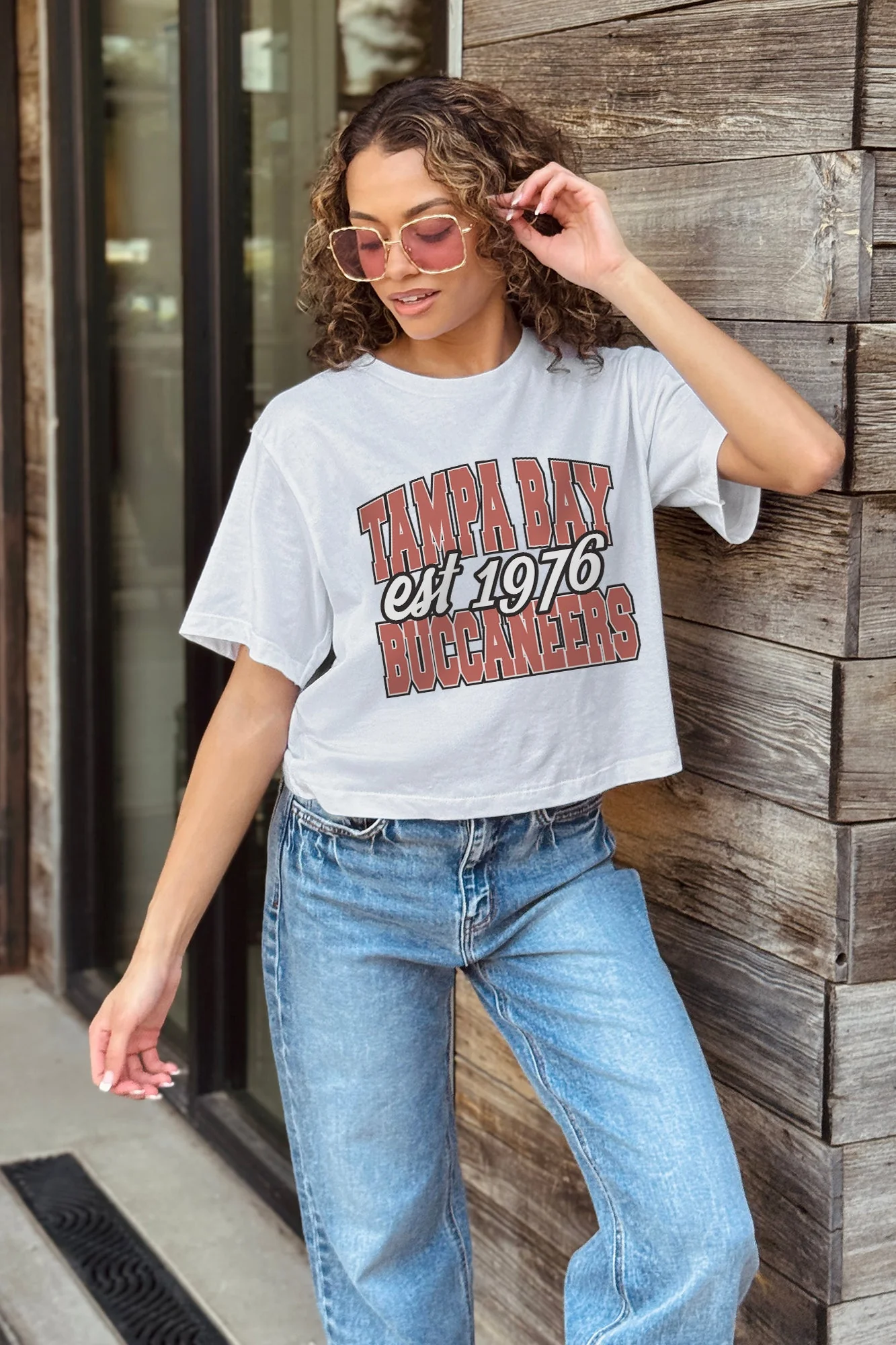 TAMPA BAY BUCCANEERS DEEP ROOTS BOXY FIT CROPPED TEE - Image 2