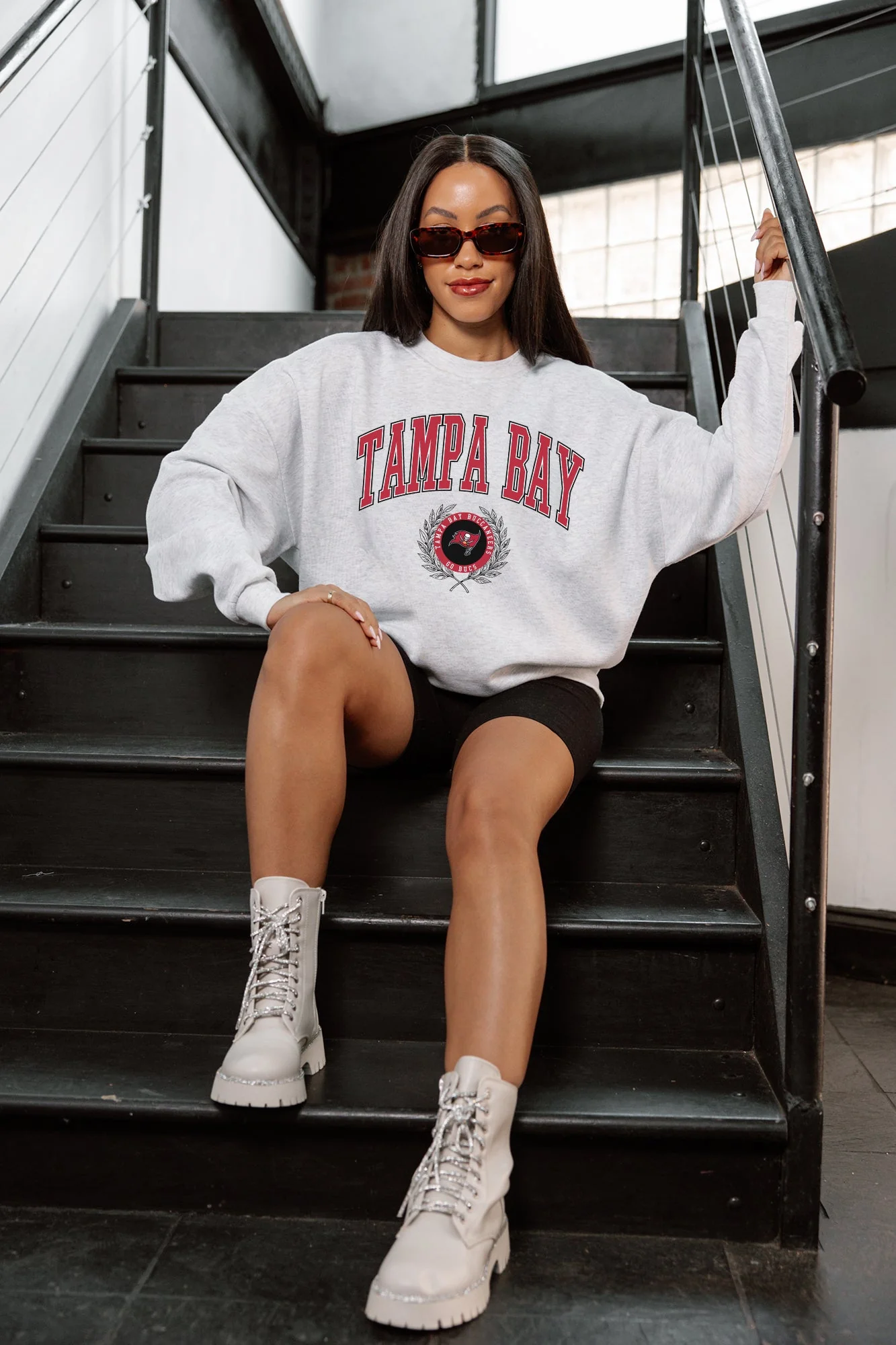 TAMPA BAY BUCCANEERS TRADITION REFINED PREMIUM FLEECE CREWNECK PULLOVER - Image 4