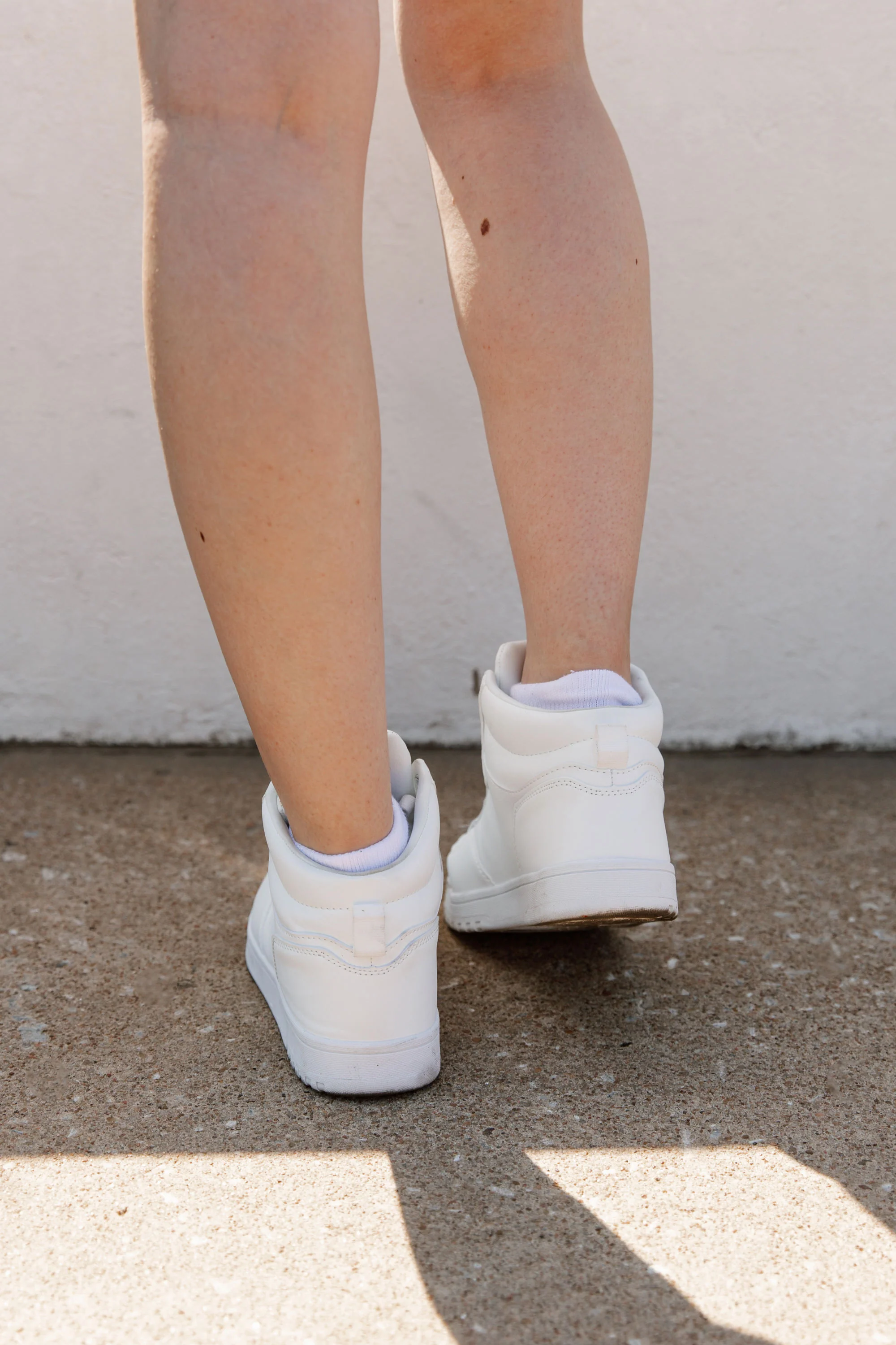 STEP UP MIDTOP SNEAKERS IN WHITE - Image 4