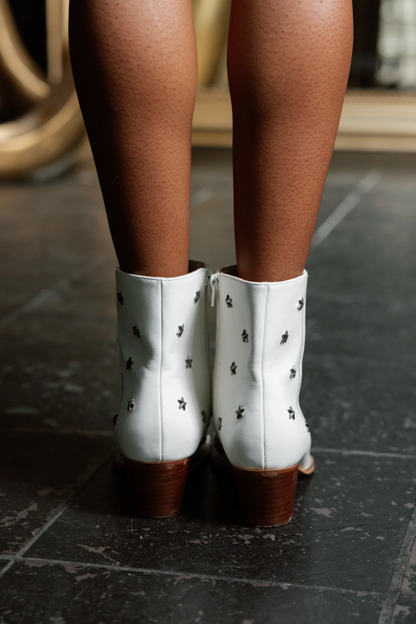 STRIDE IN STUDDED BOOTS IN WHITE - Image 4