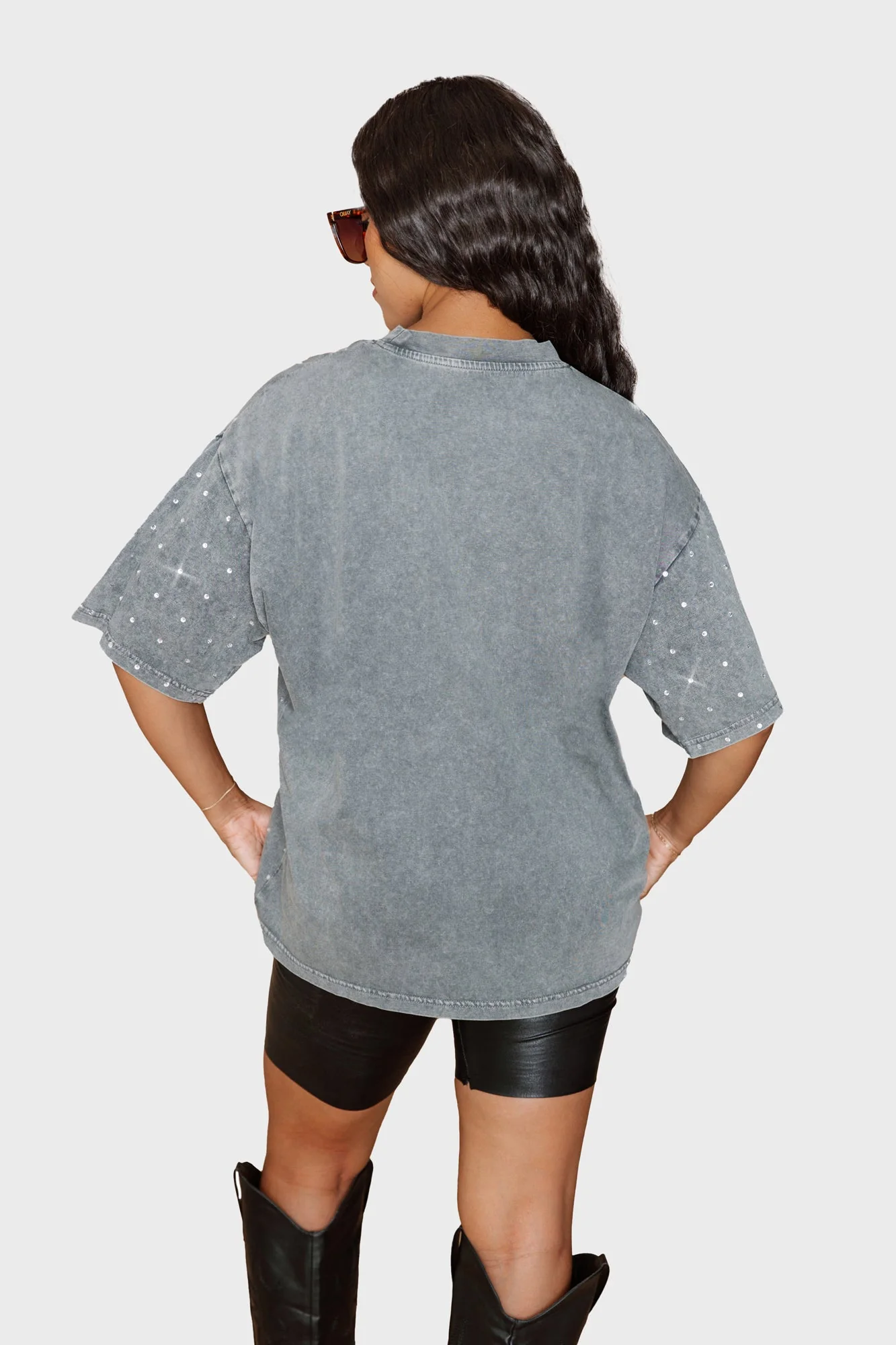 TAMPA BAY BUCCANEERS PRIME SHINE MINI RHINESTONE SHORT SLEEVE CLASSIC TEE BY RANDI MAHOMES - Image 2