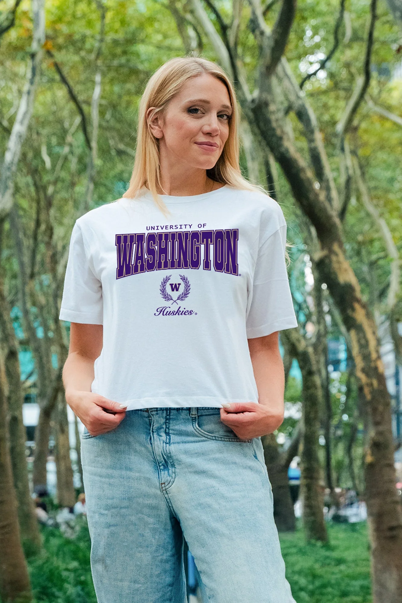 WASHINGTON HUSKIES EASY WIN BOXY FIT CROP TEE